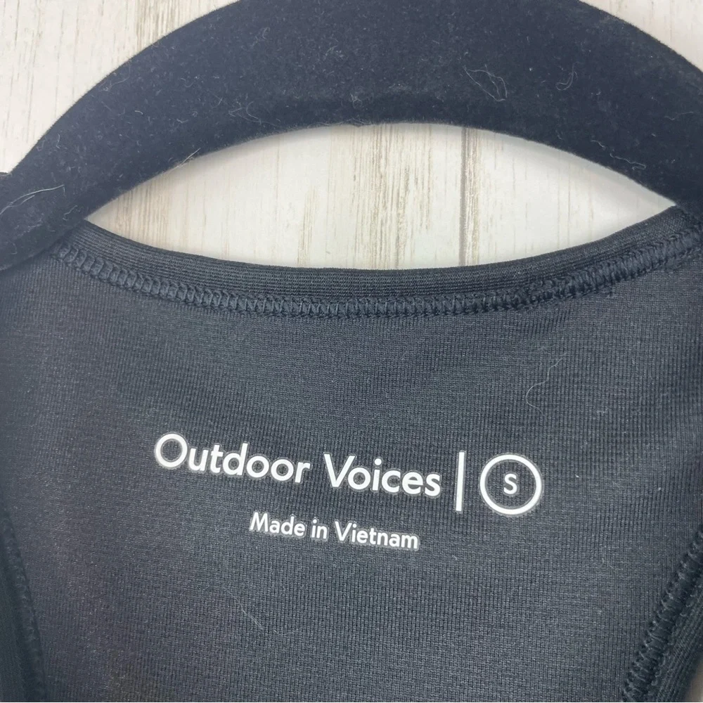 Outdoor voices black high neck crop tank sports bra small
